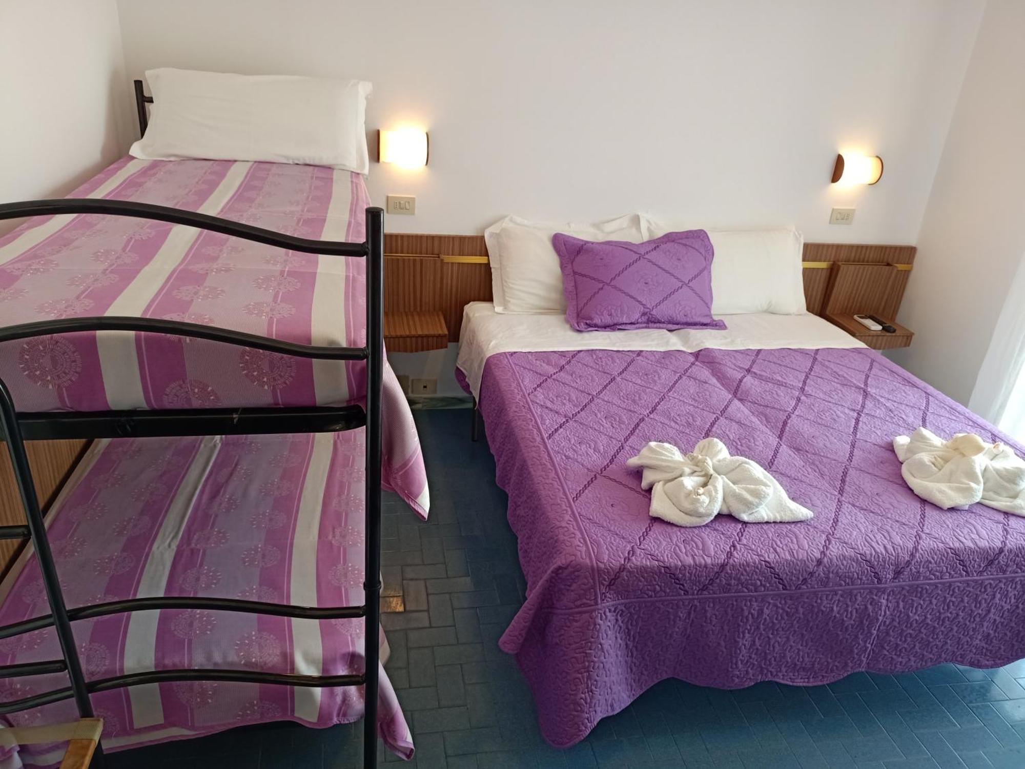 Hotel Sara*** تْشيزيناتيكو المظهر الخارجي الصورة