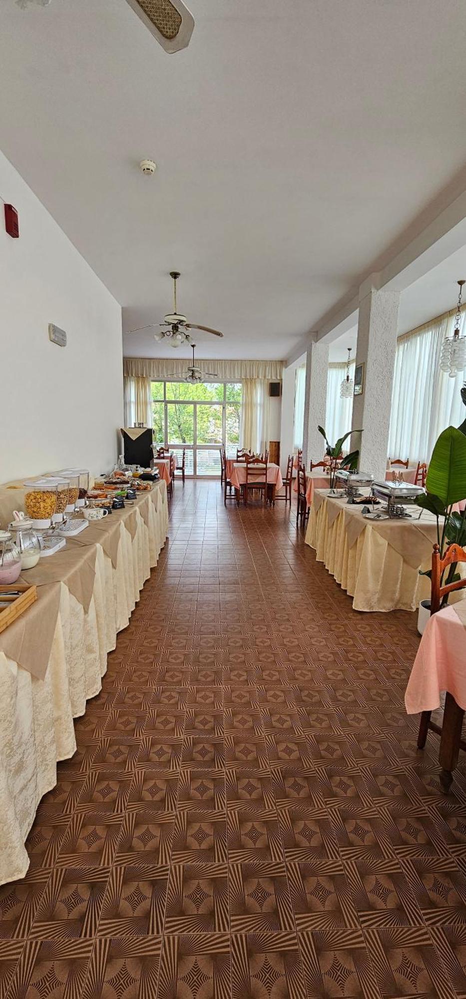Hotel Sara*** تْشيزيناتيكو المظهر الخارجي الصورة