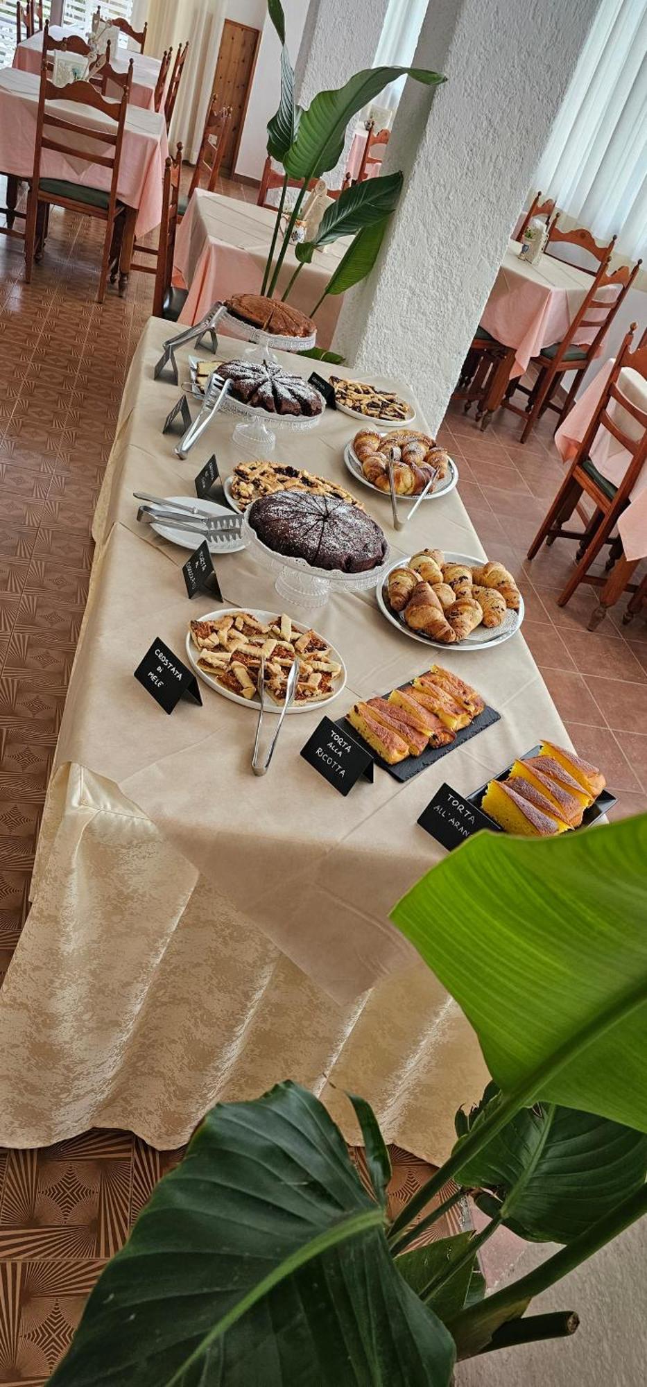 Hotel Sara*** تْشيزيناتيكو المظهر الخارجي الصورة